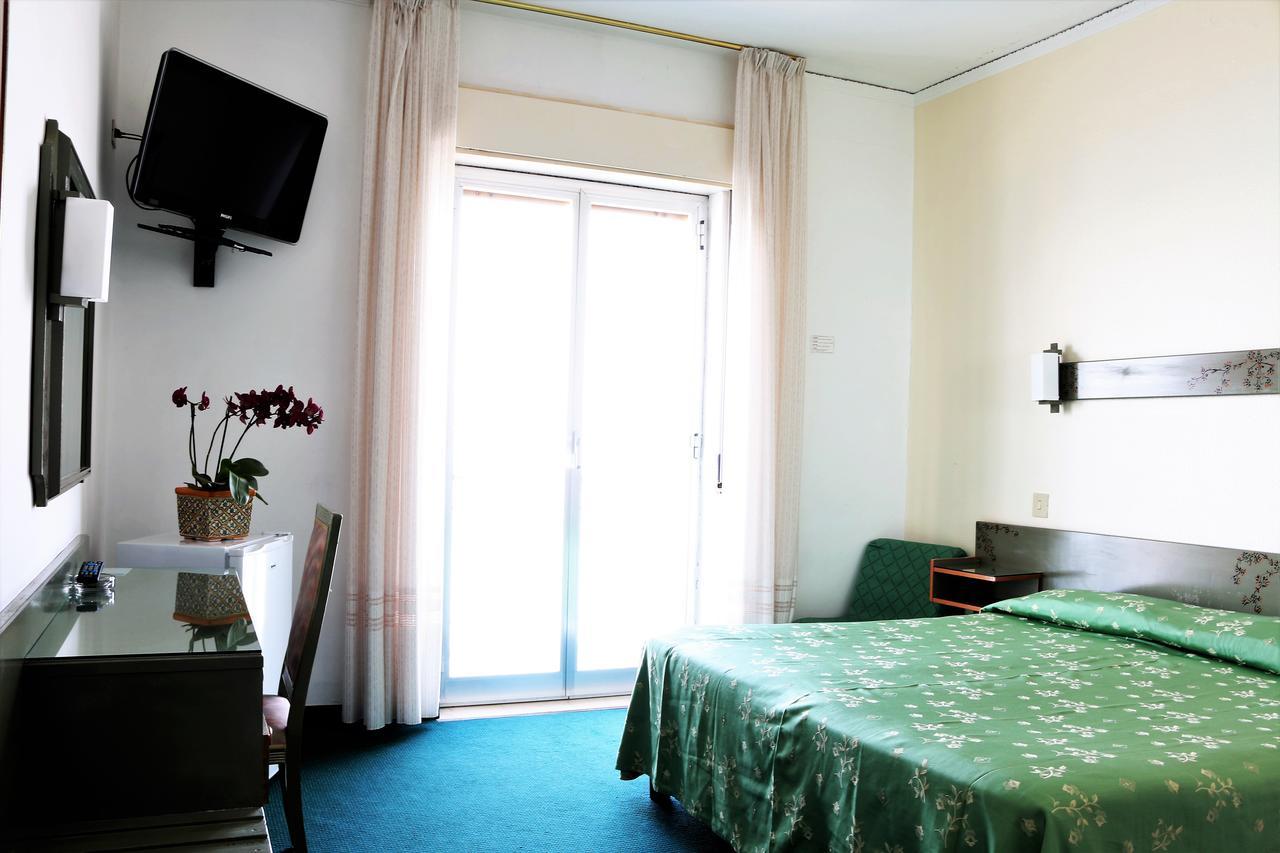 Hotel Kennedy SantʼAlessio Siculo Δωμάτιο φωτογραφία